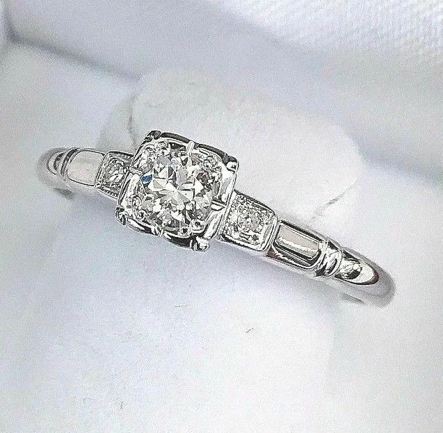 Rustic Engagement Rings0.30 Carat t.w. Vintage Diamond Wedding Ring 18K Gold