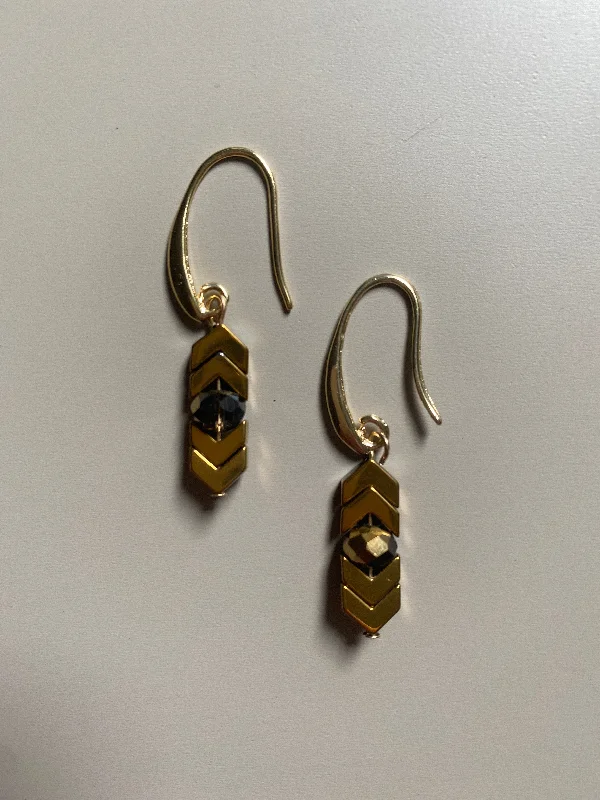 Halo Drop Earrings for Surrounding-FRTE14 - Hematite and crystal drop earrings on a Gold plated hooks