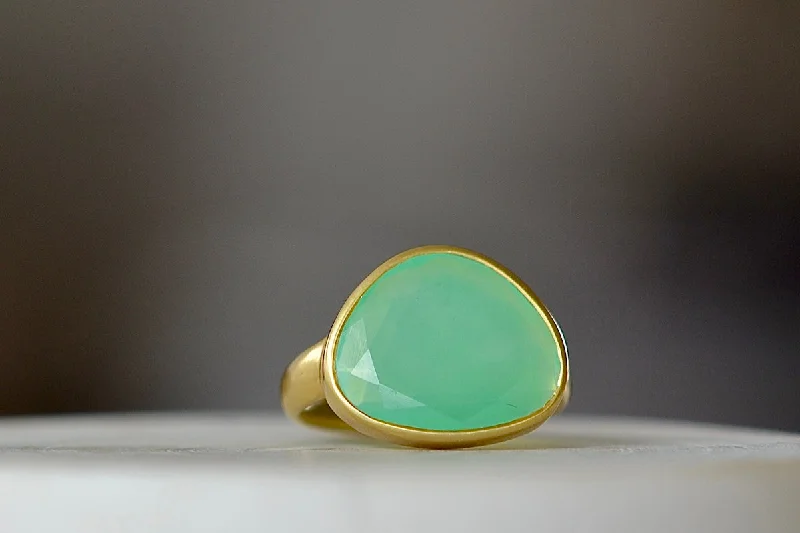 Sleek rings with floating stones for modern flair -Chrysoprase Greek Ring