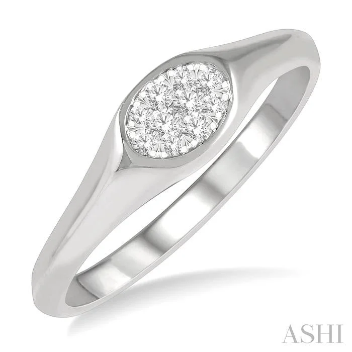 Rings inspired by waves with flowing stone designs -OVAL SHAPE EAST-WEST LOVEBRIGHT ESSENTIAL DIAMOND SIGNET RING