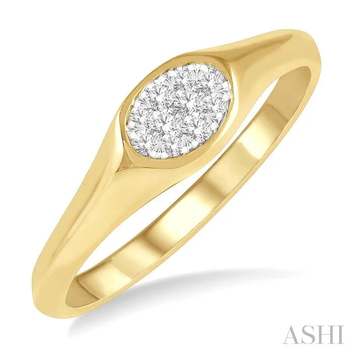 Rings perfect for travel with lightweight finger design -OVAL SHAPE EAST-WEST LOVEBRIGHT ESSENTIAL DIAMOND SIGNET RING